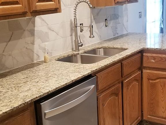 4th image of 7605 N 126th East Ave