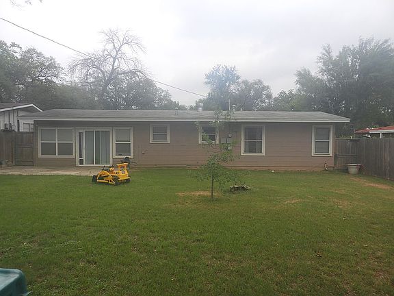 2nd image of 206 Fennel Dr