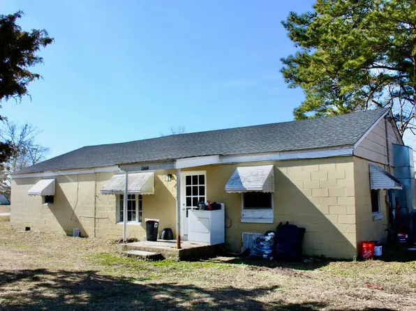 1960 Brogden Rd, Smithfield, NC 27577