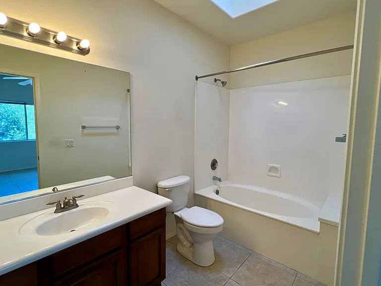420 Acoma Blvd S #12 — Photo 17