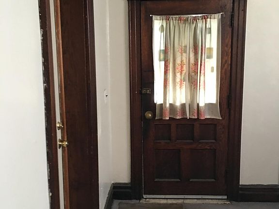 3rd image of 259 Bedford Ave APT 1