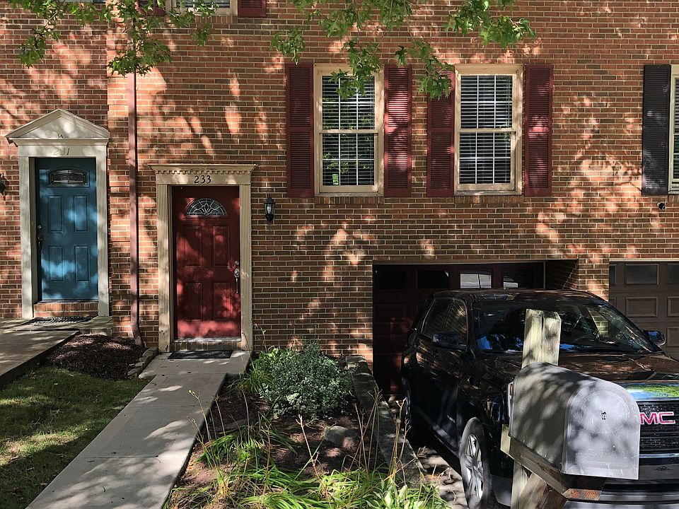 233 London Towne
