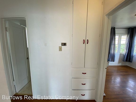 4th image of 42 S Anacapa St