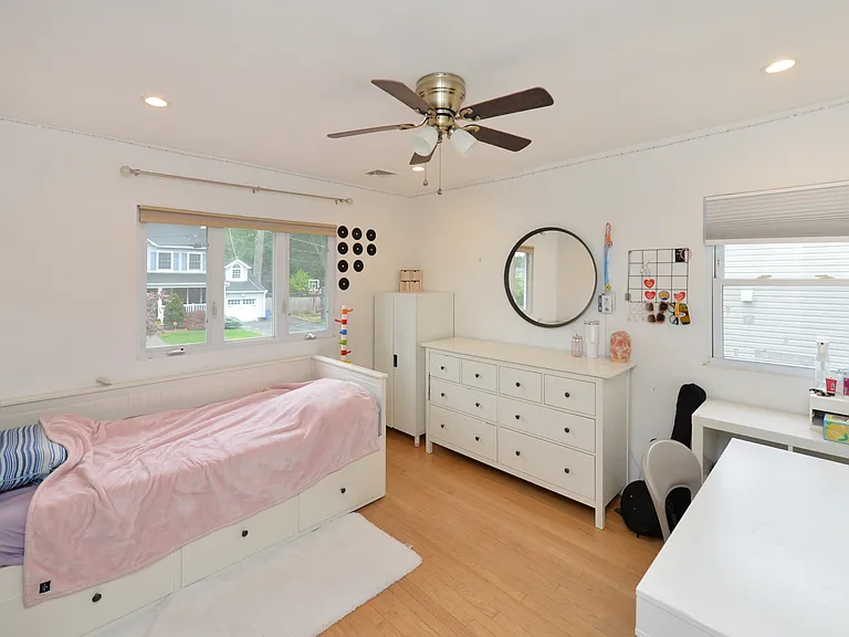 38-55 Van Riper Pl — Photo 8