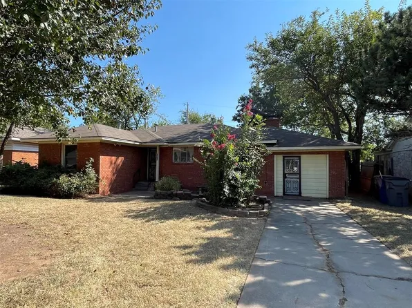 1404 Oxford Way, The Village, OK 73120