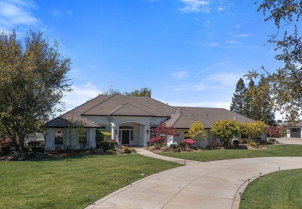 1st image of 22647 N Peltier Ct
