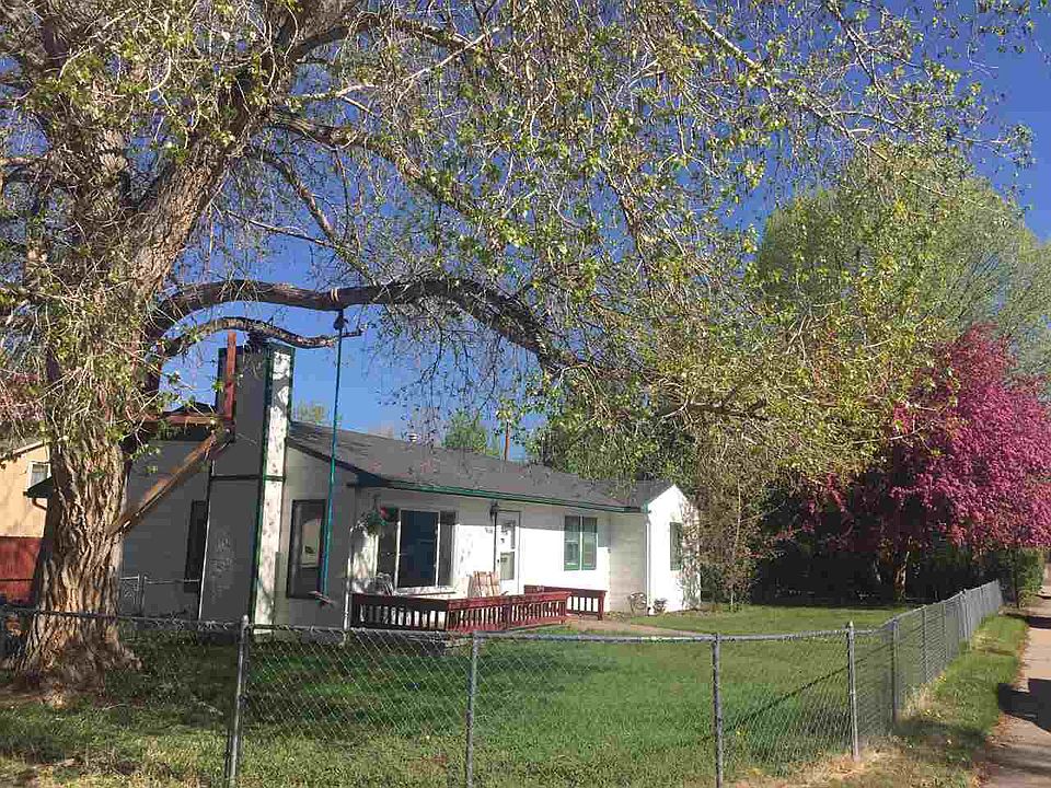 1st image of 916 S 17th St