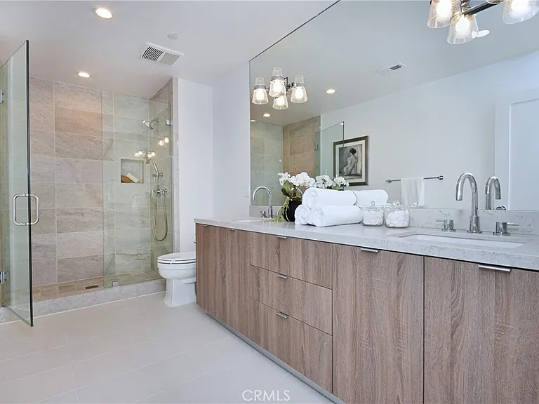 4641 Cahuenga Blvd — Photo 28