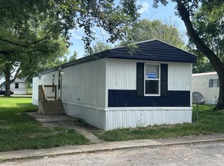 530 Reynolds Dr #89, Charleston, IL