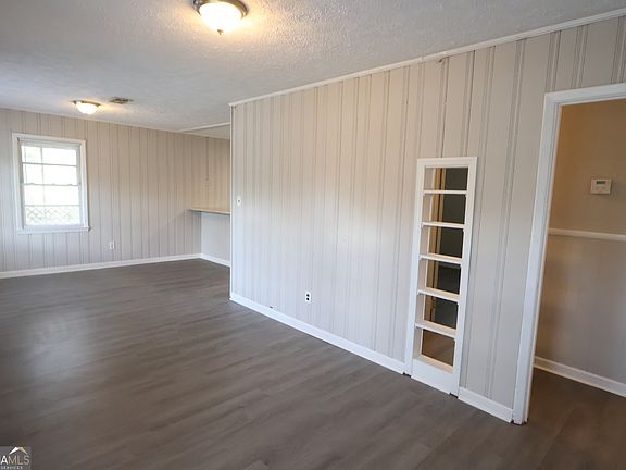 5th image of 351 Brook St