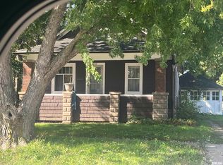 370 N Cone St, Farmington, IL 61531