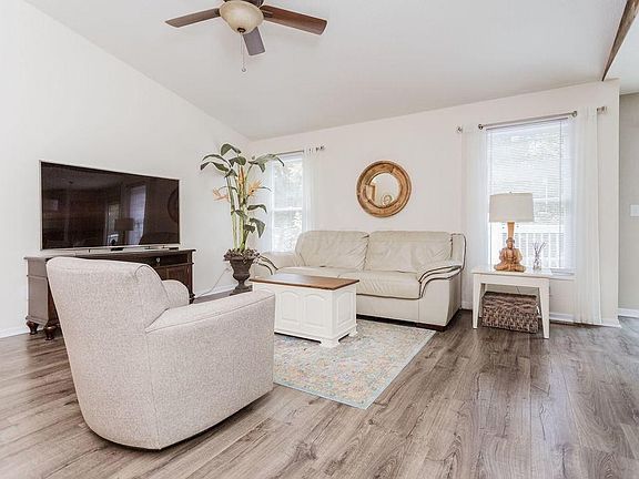 5th image of 702 Village Mill Dr