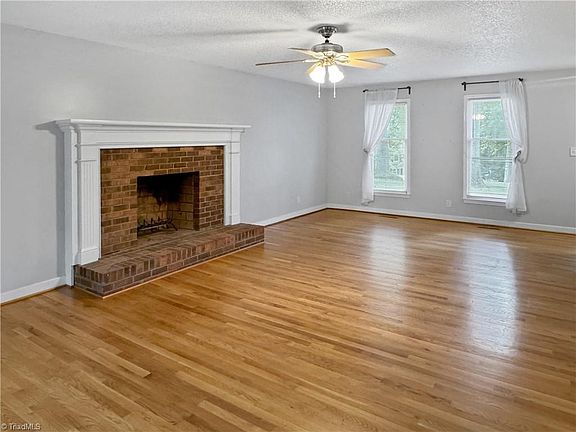 4th image of 5208 Bridge Pointe Dr