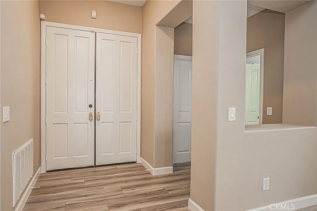 5 bed, 3421 sqft, $7,000 — Photo 4