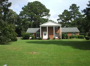 2046 Rivershore Rd, Elizabeth City, NC 27909