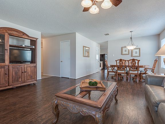 2nd image of 2528 Shady Grove Ln