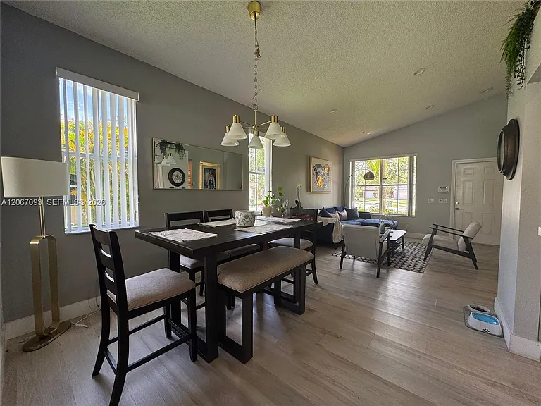 825 Falling Water Rd — Photo 21