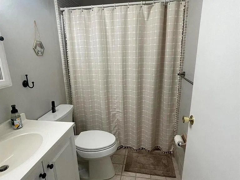 410 Wilma Cir #103 — Photo 17