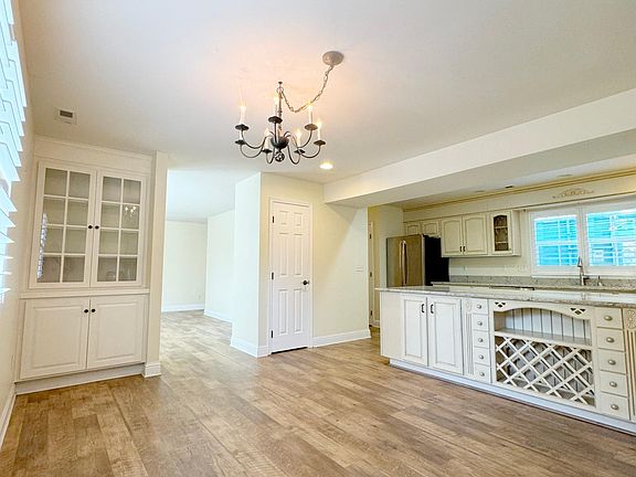 3rd image of 9615 Burnham Dr