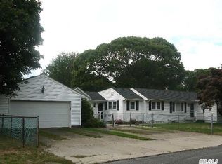 158 Adirondack Dr, Selden, NY 11784