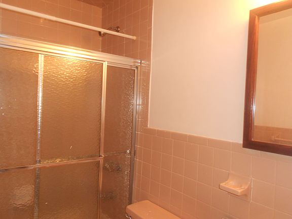 4th image of 2761 Yates Ave