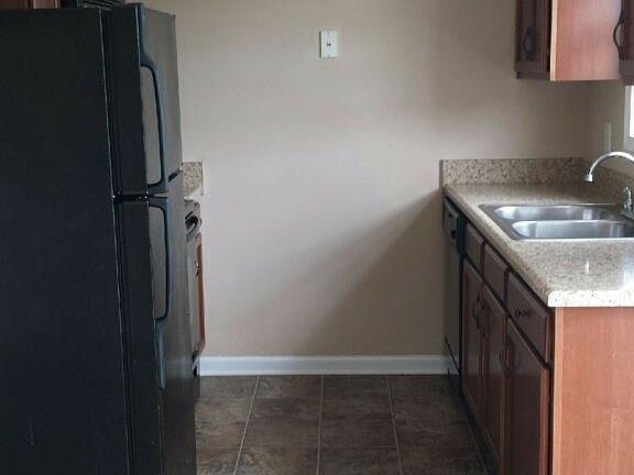 3rd image of 518 Fox Trot Dr