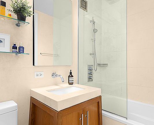5th image of 88 Greenwich St APT 613