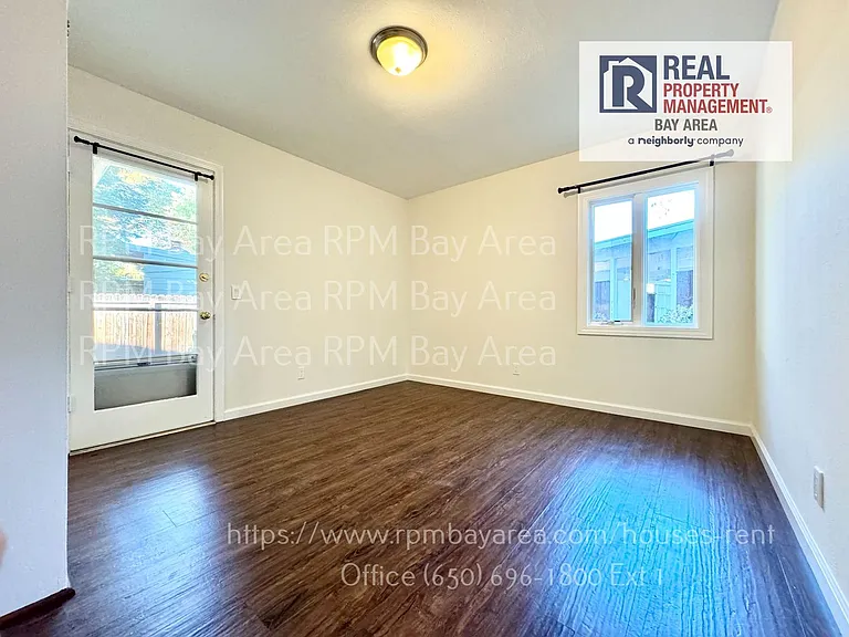 1087 Embarcadero Rd — Photo 9