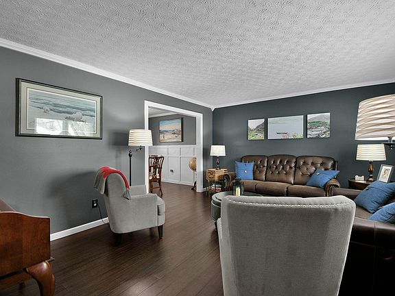 3rd image of 11681 Village Way NW