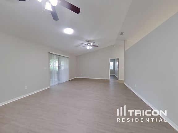 2nd image of 816 Arbor Hill Cir