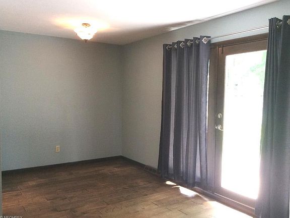 4th image of 9493 Basswood Dr