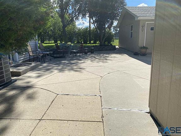 3rd image of 513 S Church Ave