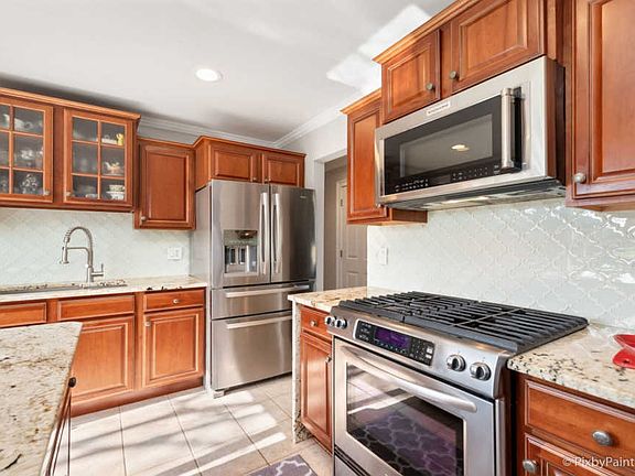 5th image of 224 Harvard Ln