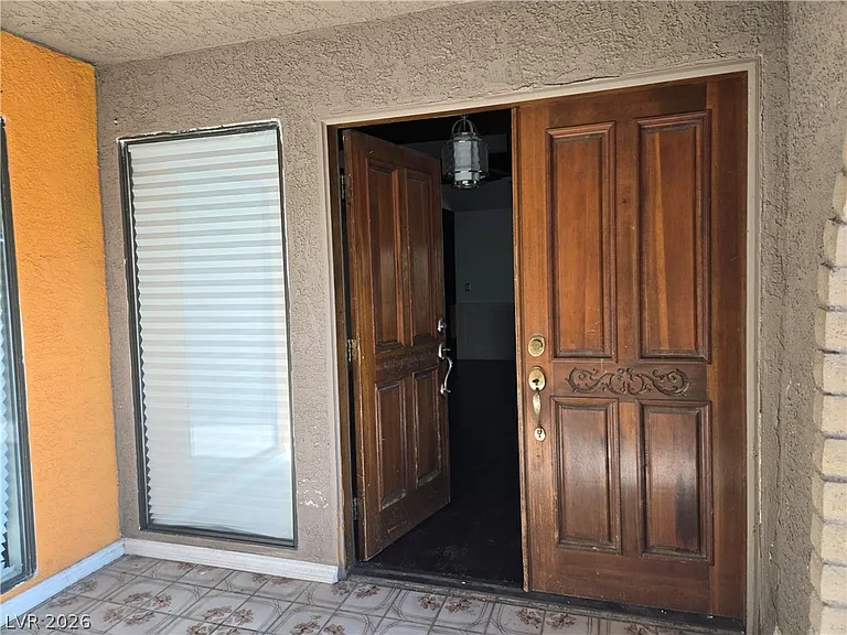 5945 N El Capitan Way — Photo 3