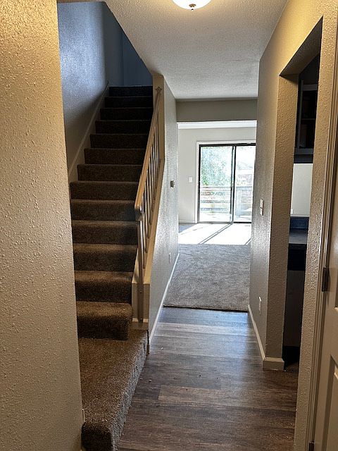 1st image of 950 Edgar Dr APT 19