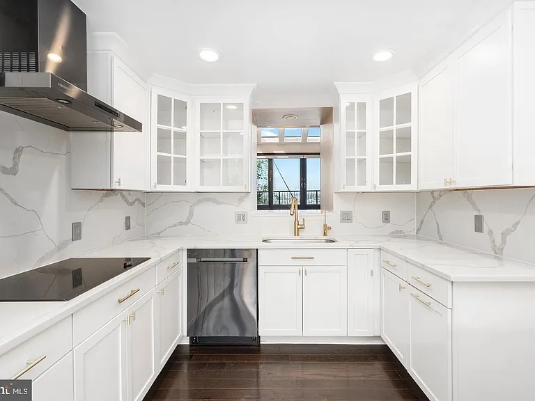 2419 Boston St — Photo 18