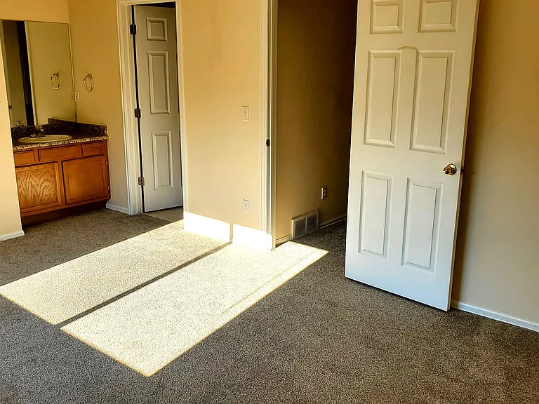 2nd floor, 1st bedroom