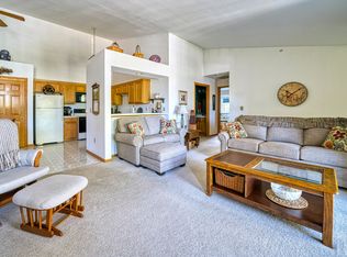 9354 W Loomis Rd UNIT 8, Franklin, WI 53132