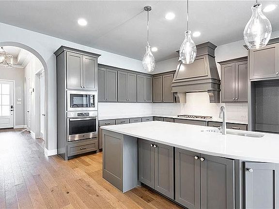 5th image of 842 Quarter Horse Ln