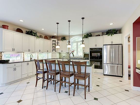 Unique window backsplash
