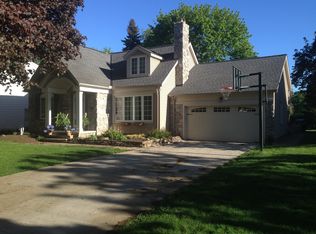 19096 Coffinberry Blvd, Fairview Park, OH 44126