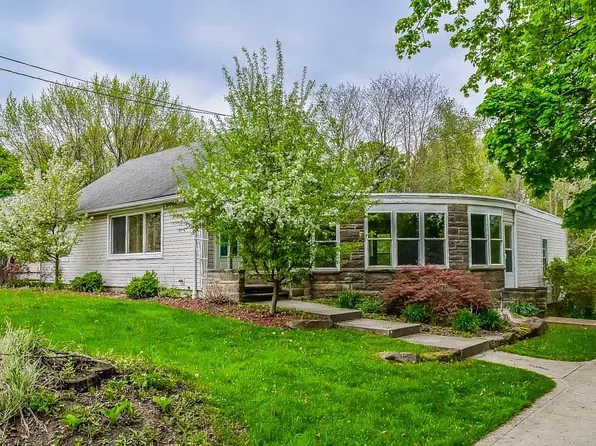 1020 Lois Ave NW, North Canton, OH 44720