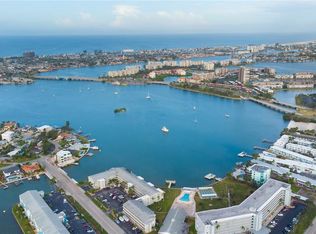 1840 Shore Dr S APT 11, South Pasadena, FL 33707