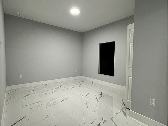 5th image of 1178 Ebers St E