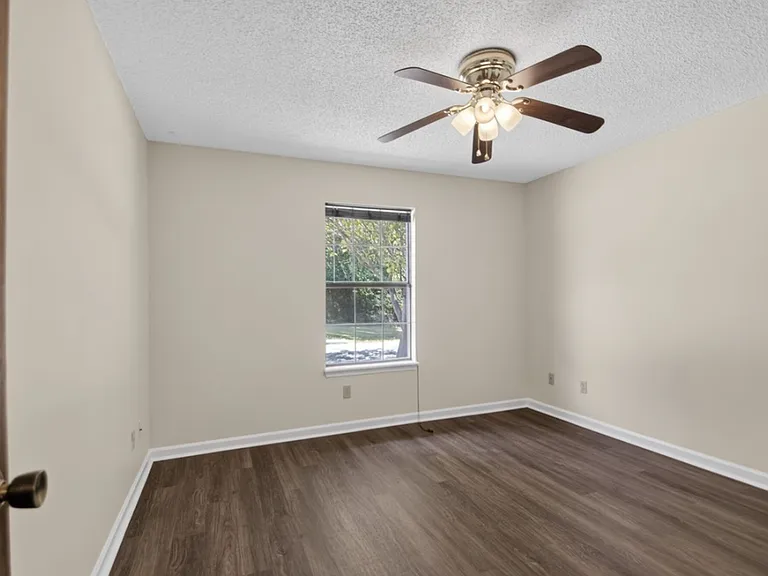 207 Turner Ave — Photo 6