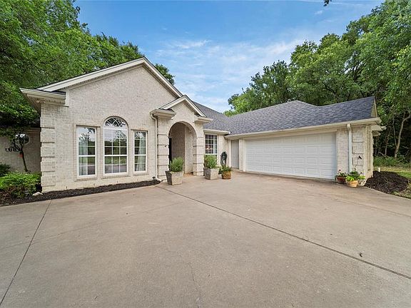 3rd image of 12011 Trailwood Dr
