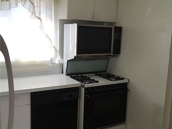 3rd image of 959 Fenwood Dr APT 1