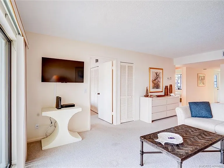 5593 NE Gulfstream Way — Photo 14