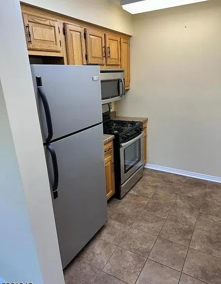 705 Bryant Dr — Photo 3