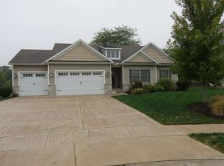 15 Buffalo Ct, Le Claire, IA 52753